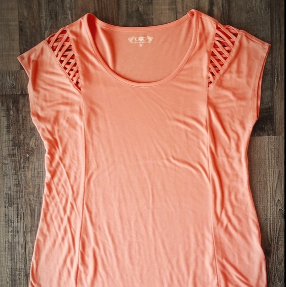 Women's Tshirt - Picture 1 of 1